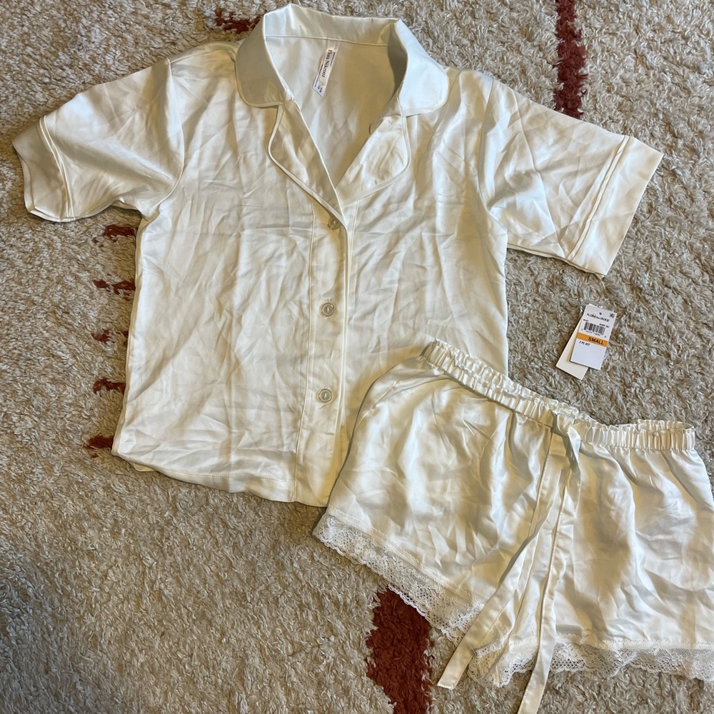 Flora Nikrooz- White Pajama Set Intimates & Sleepwear